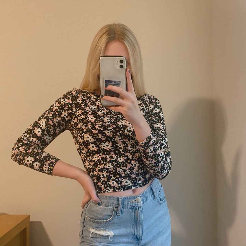 NWT Wild Fable Black Floral Long Sleeve Fitted T-shirt